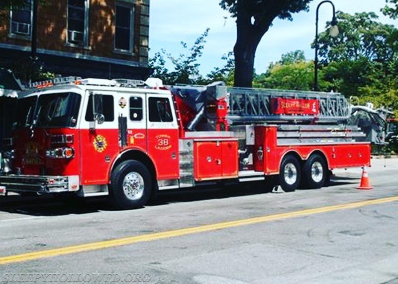 1994 Sutphen 90' Tower Ladder.  Condemned due to  structural issues. 